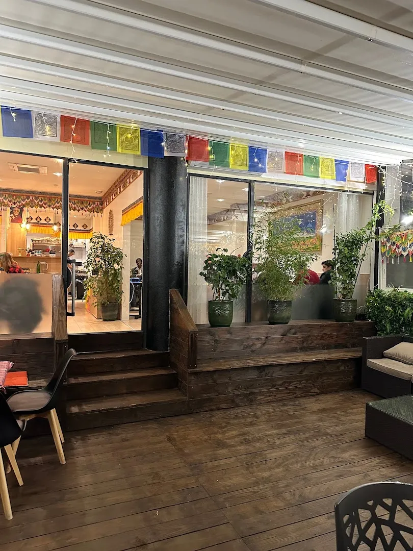 Lhamo Sakang ( Tibetan Family Restaurant )